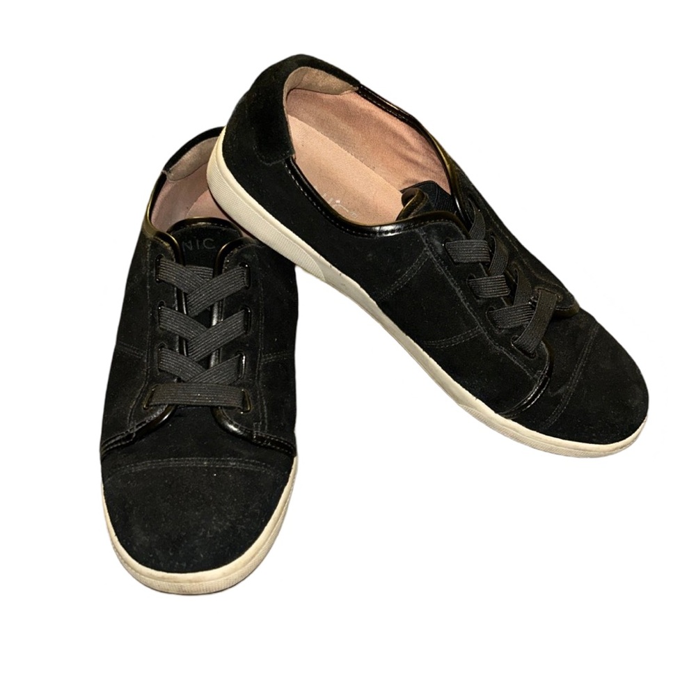 Vionic sneakers